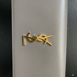 YSL SAINT LAURENT KATE GRAIN CLUTCH LIKE NEW